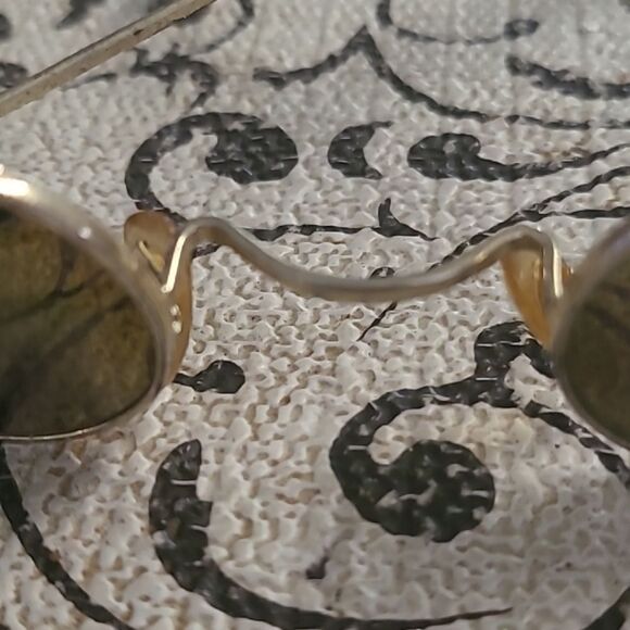 Round Gold Sunglasses - Picture 3 of 8